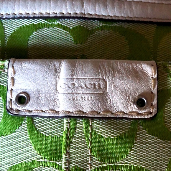 COACH CROSSBODY BAG PURSE CLUTCH NEW CONDITION GREEN W/ OFF WHITE STRAP WOMENS ! - Picture 6 of 8